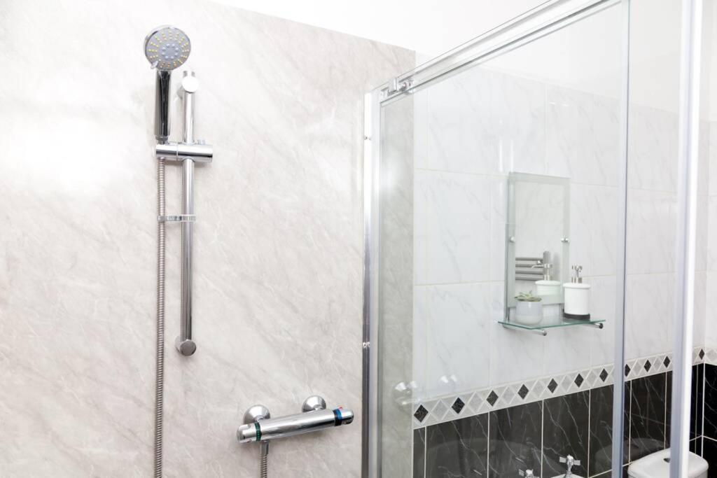 Snug - Logie Baird Apartment Helensburgh Luaran gambar