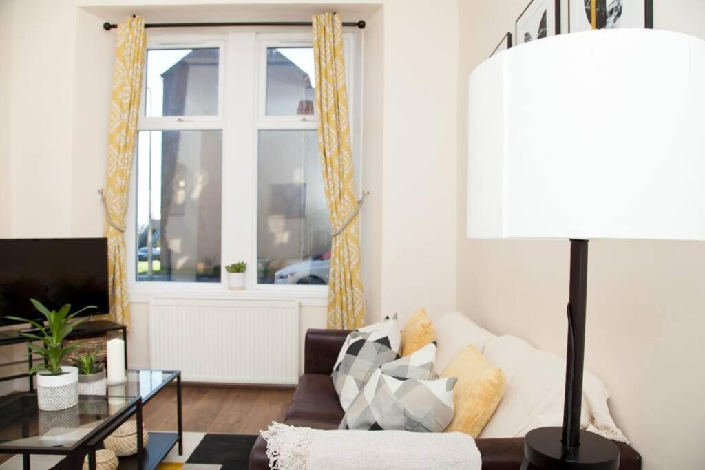 Snug - Logie Baird Apartment Helensburgh Luaran gambar